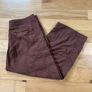 Mountain Hardwear Capris Womens Sz 6 Brown Nylon Hiking Copped Pants